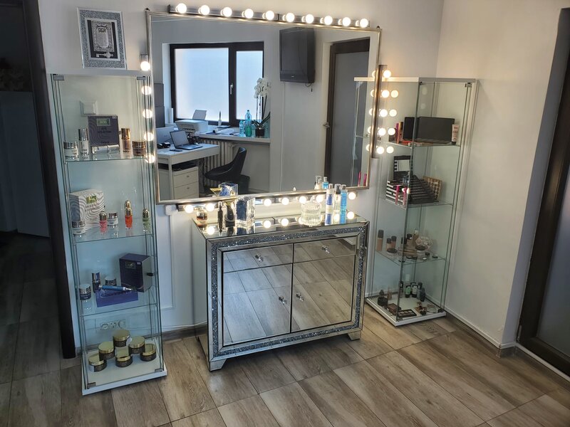 De vanzare firma de cosmetica,